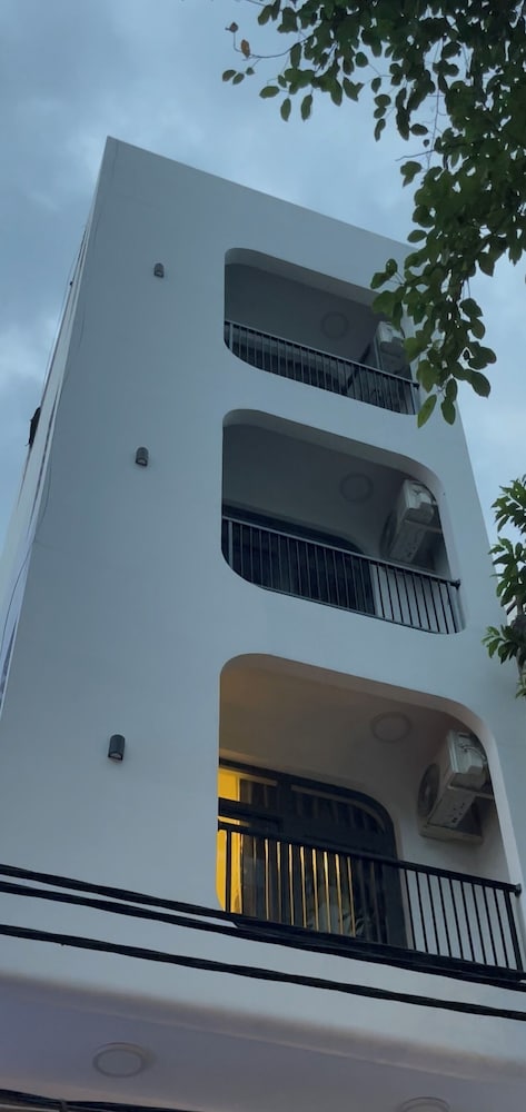 Unite StayCation Le Van Sy
