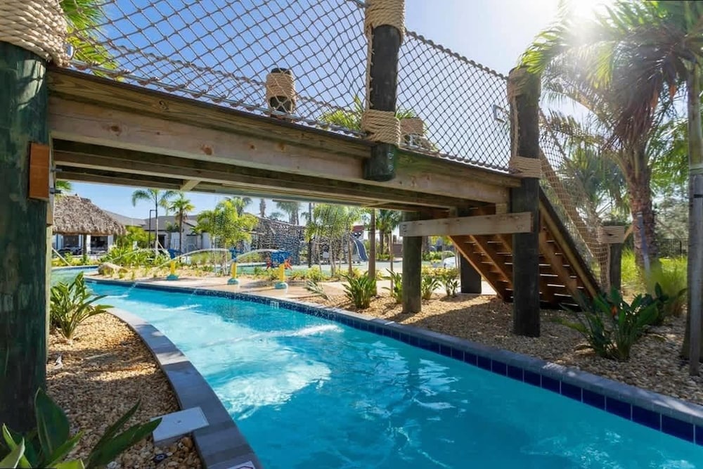 Mins to Disney Walk to Lazy River Resort Pool