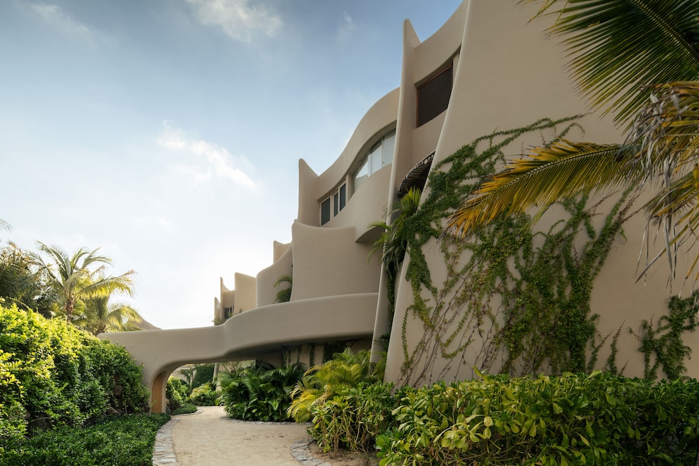 Punta Majahua Condos