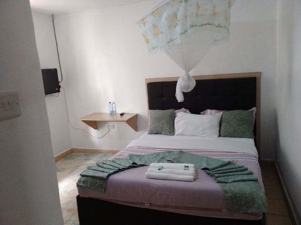 WHITE HOUSE LOUNGE & GUEST HOUSE view 2