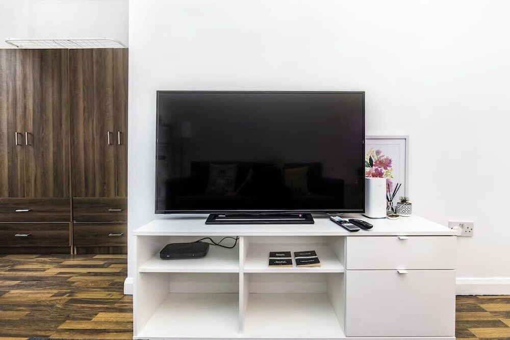 Fast Wifi Pet-friendly Sleeps 4