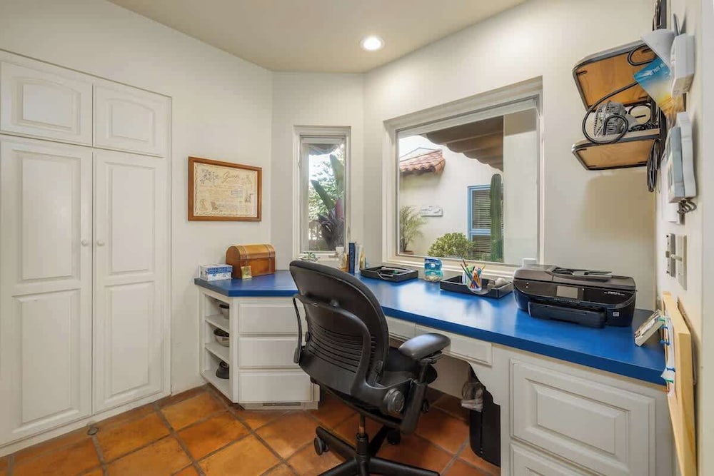 4 Bedroom With Pool in Oceanside