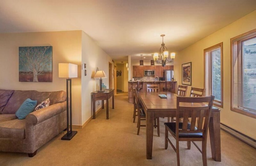 Ski Run Condominiums 2 Bedroom Apartment by Key to the Rockies
