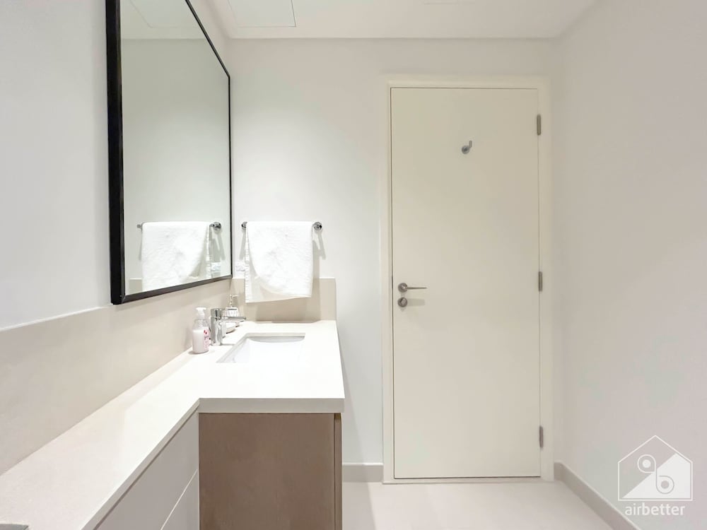 Luxurious 4B Balcony & Views Burjcrown Downtown