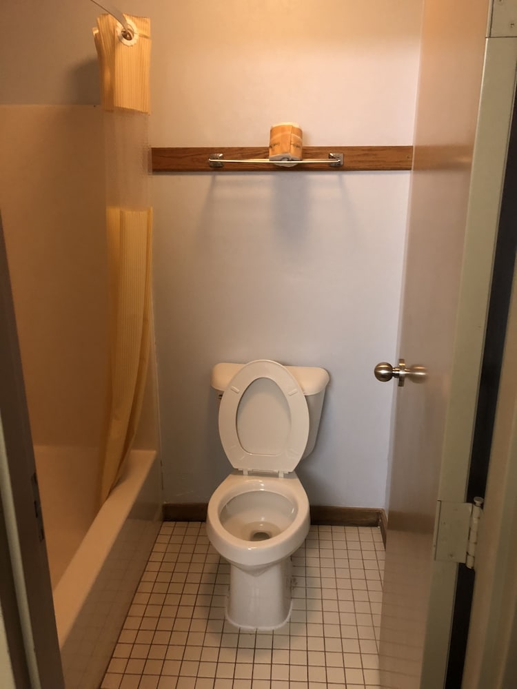 Denison Inn & Suites