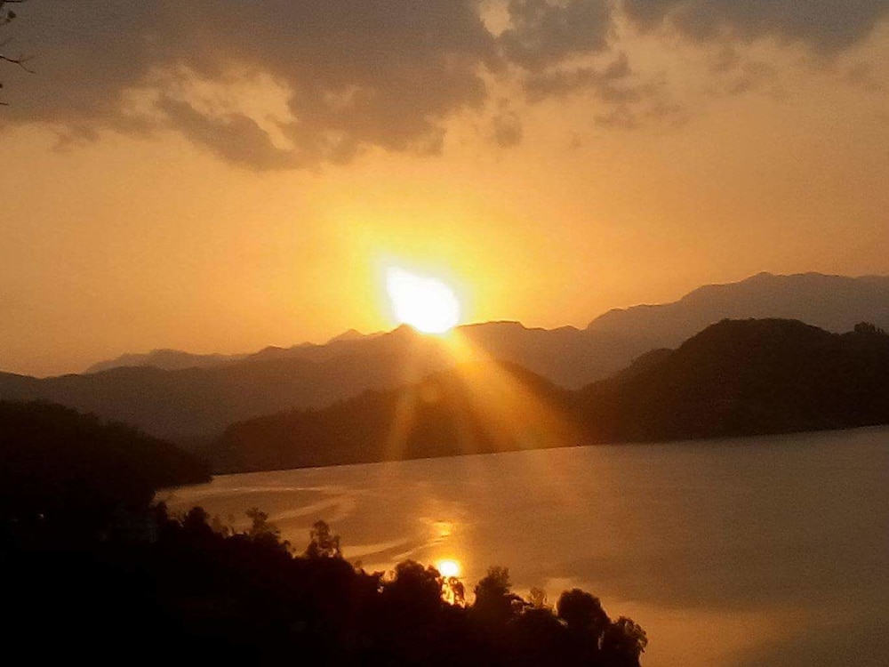 Begnas Lake front guest house