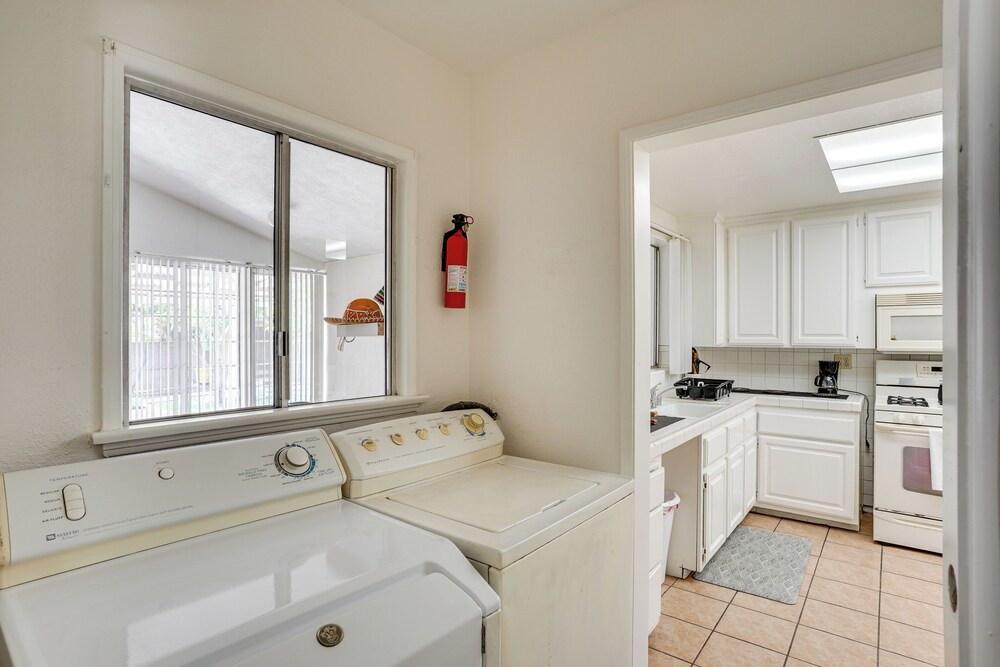 12 Mi to Dtwn LA: Family Home w/ Patio + Yard!