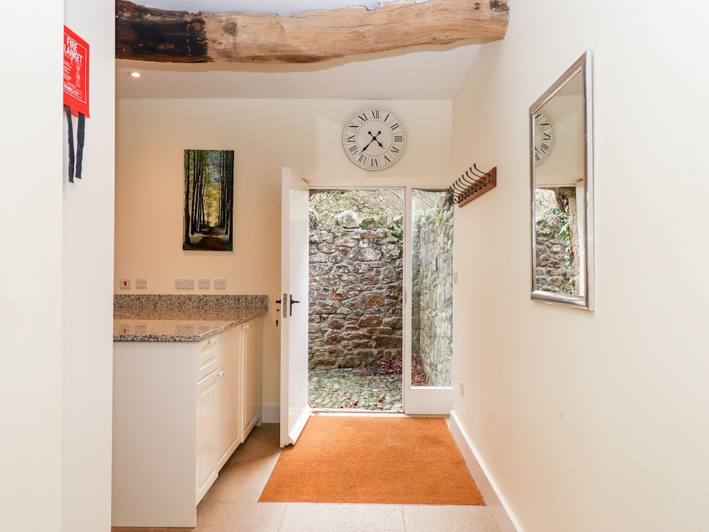 Dishcombe Cottage