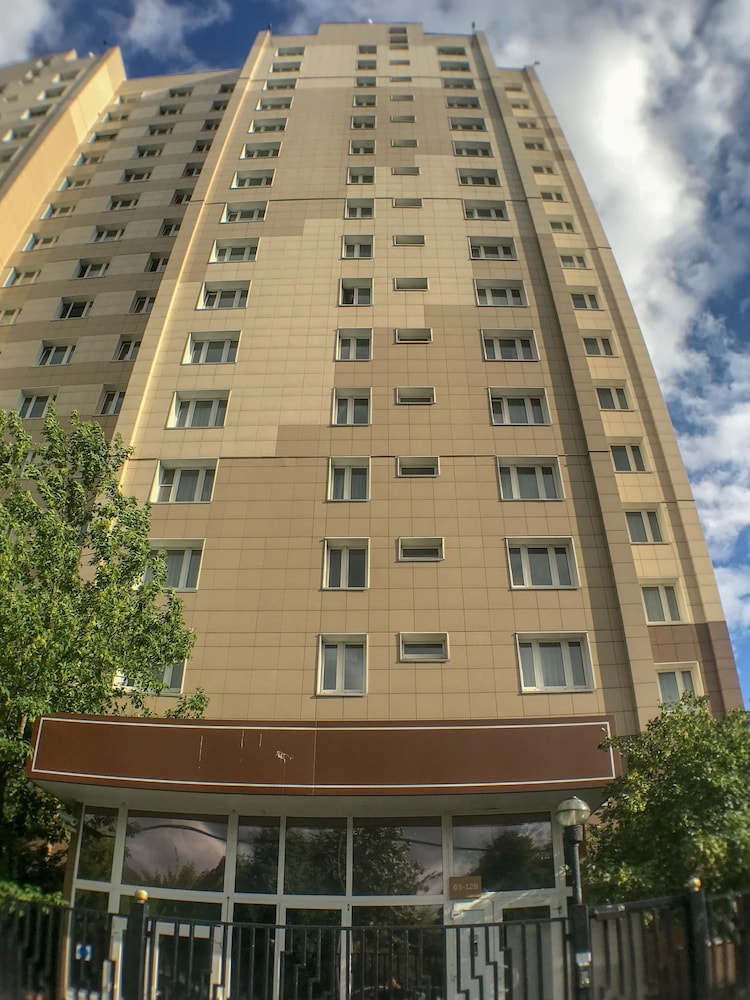 41 Orekhovo 3 Bedroom Apartment near Tsaritsyno Park