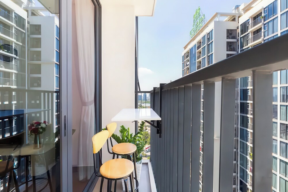 Eco Green Saigon - Free Gym & Pool
