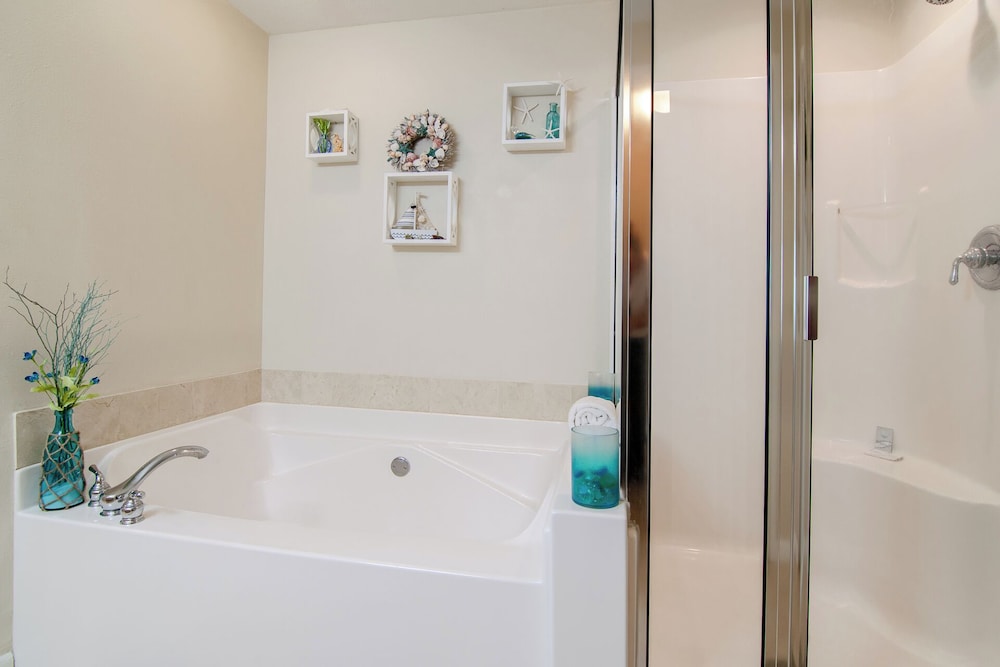 Beachview Condo in Legacy Tower 1 -502 - Fully Furnished 2 Bedroom 2 Bathroom