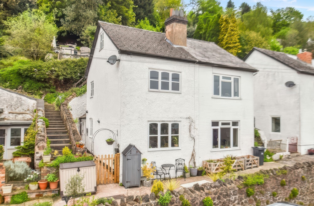 Holly Cottage