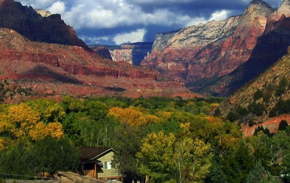 Canyon Vista Lodge