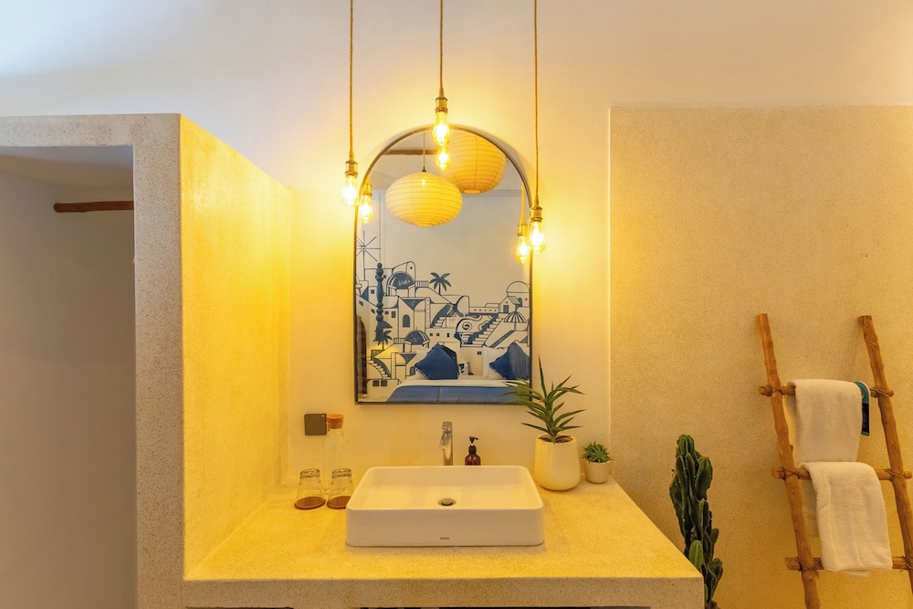 Santorini Suites