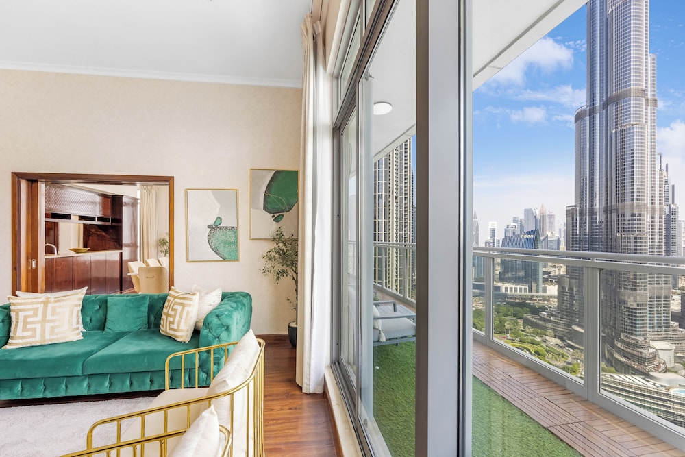 Durrani Homes - Alluring 5BR Penthouse with Burj Khalifa and Fountain View
