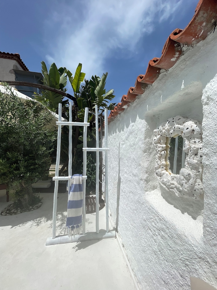 Mina Otel by Adda Alaçatı