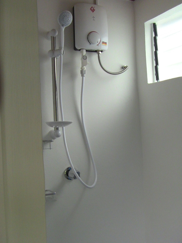 Roger's Place Gay Guesthouse - Caters to Gay Men