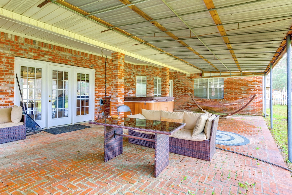 Home w/ Large Yard + Pond On-site: 15 Mi to Biloxi