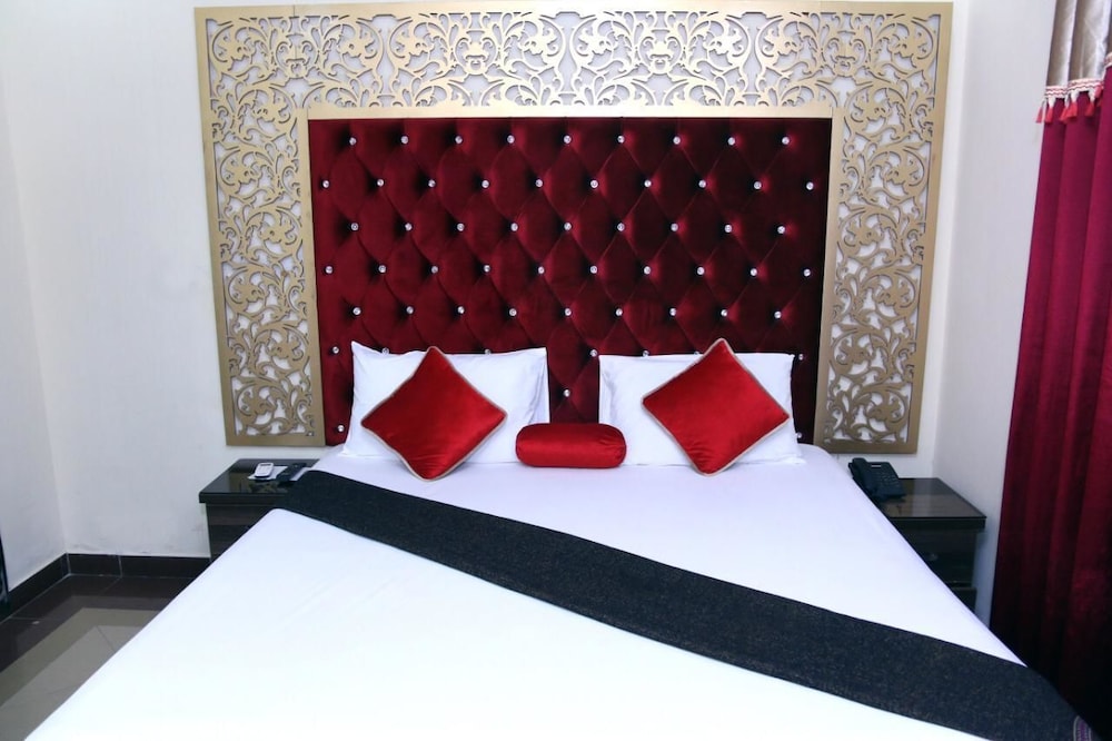 EXECUTIVE PALACE HOTEL LAHORE