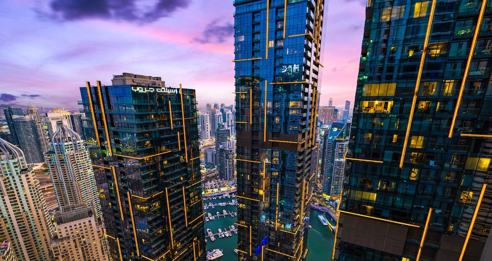 LUX The Dubai Marina View Suite 2