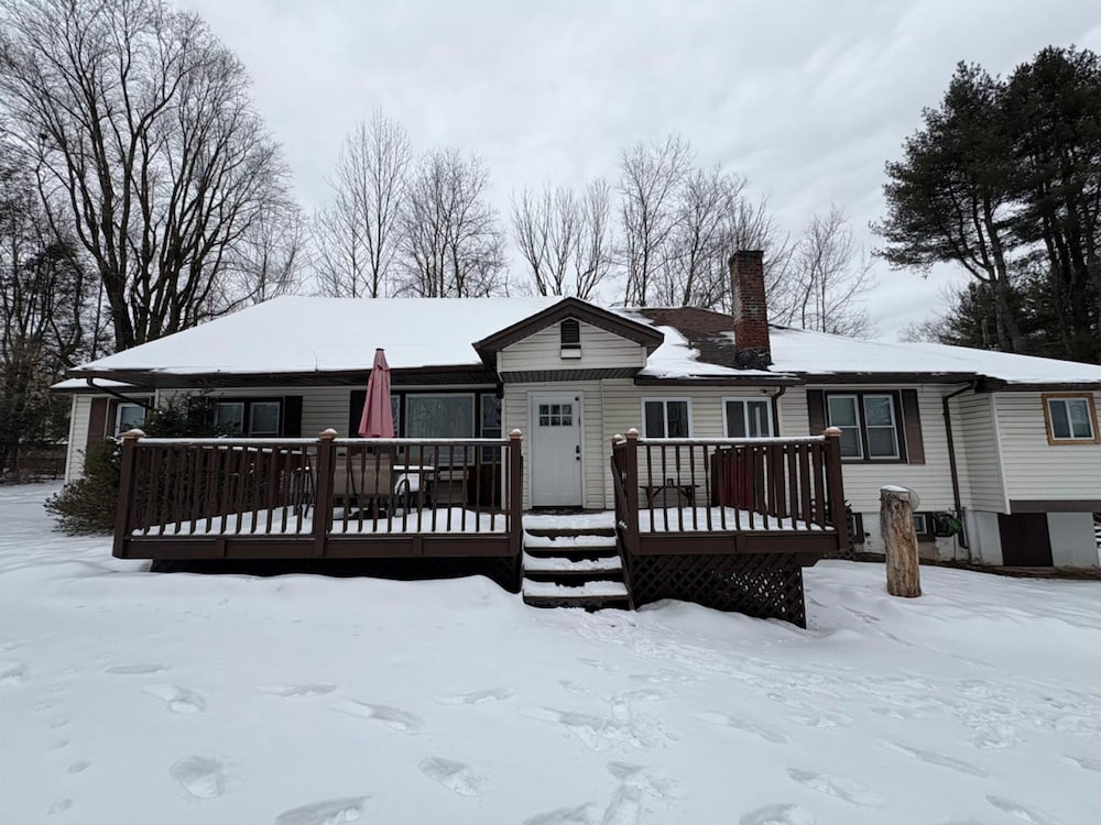 Budget-friendly Home Sleeps 16 Wifi Close to Minyan