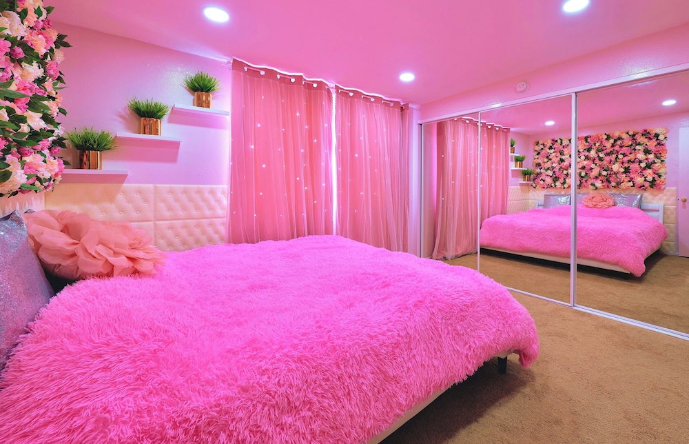 Pink Luxe Spa Retreat San Diego