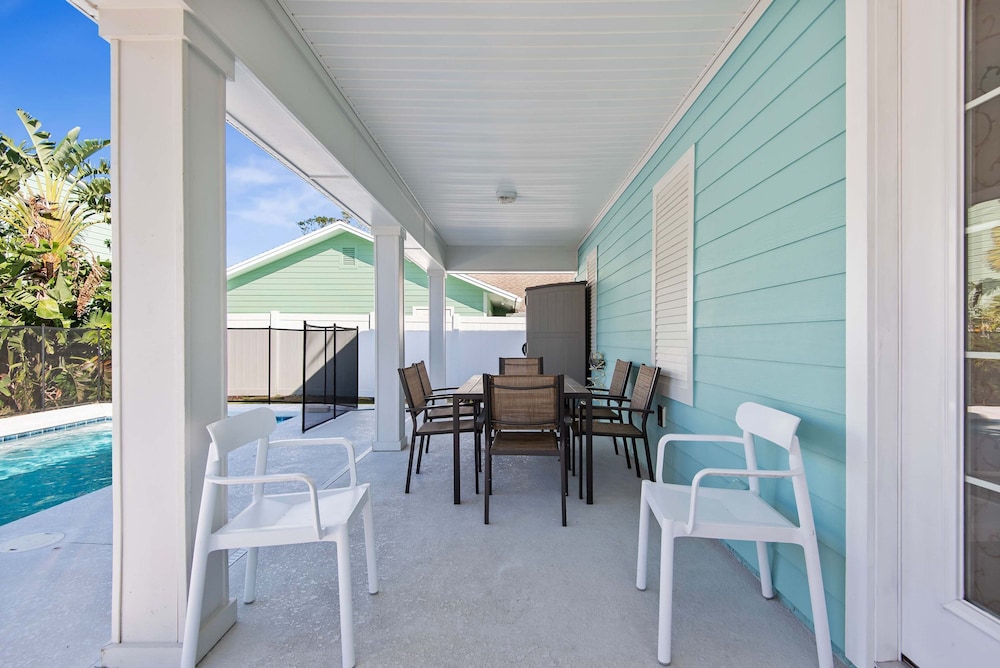 Beach Home w Heated Pool Free Golf Cart