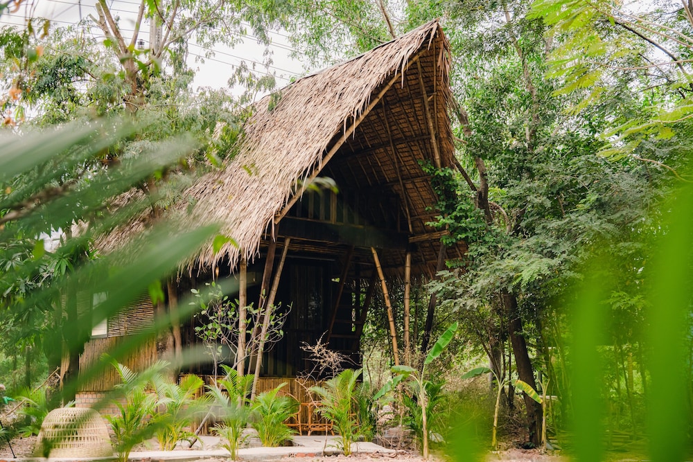River Nest Hostel