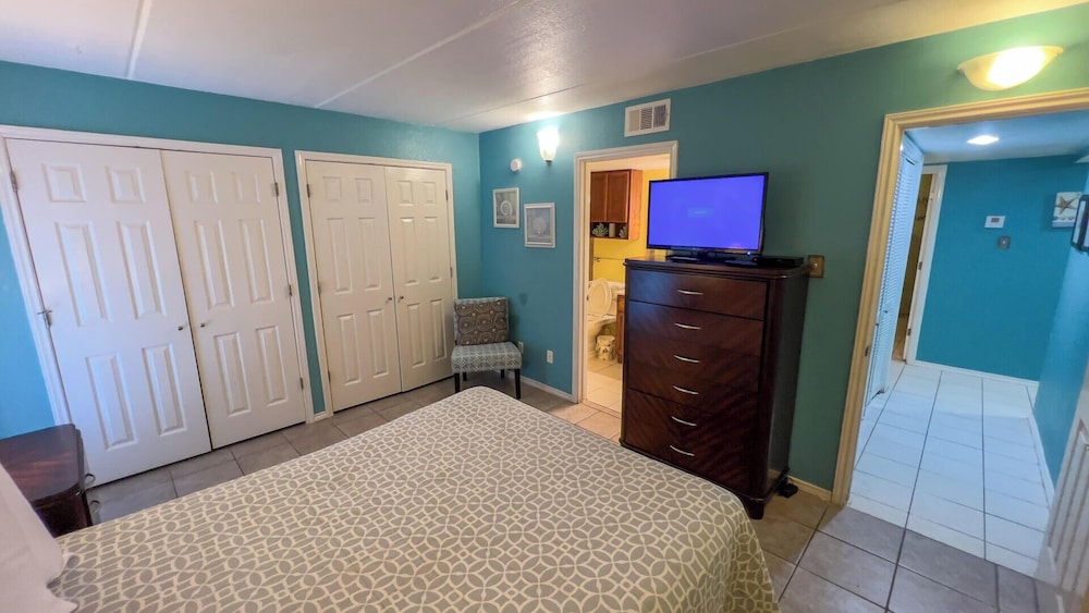 Island Condo - 1st Floor - Pool - Patio