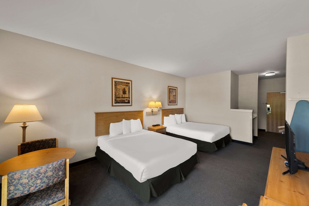 Rodeway Inn and Suites Tomahawk - Property Image 30