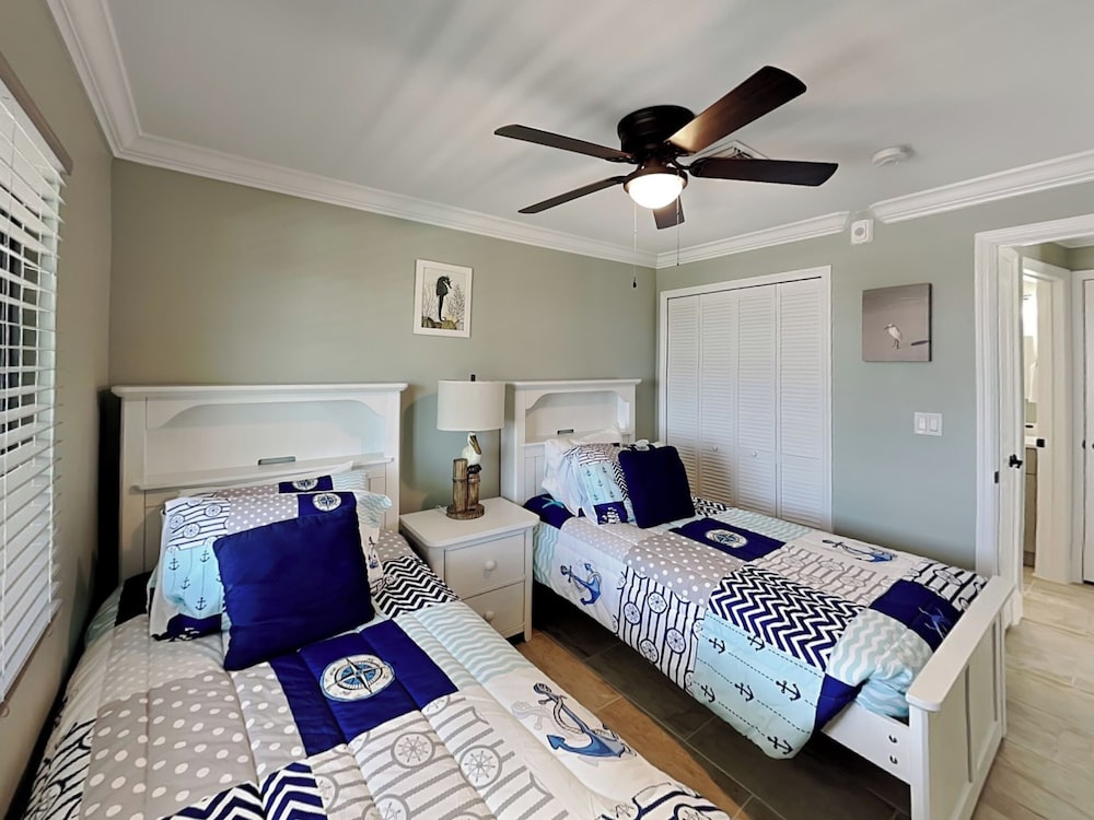 Seaside 5 by Distinctive Beach Rentals