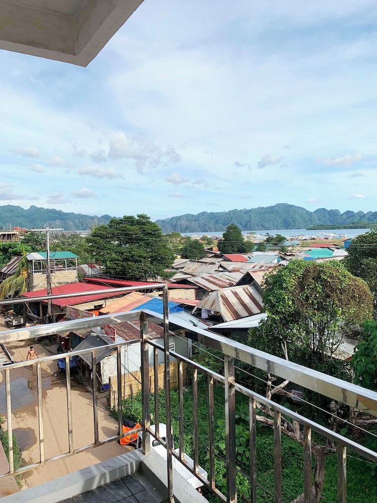 Coron Vista Lodge