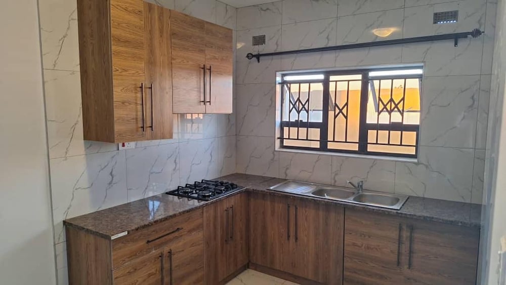 Luxury 3 Bedroom Self Catering Apartment- Masvingo