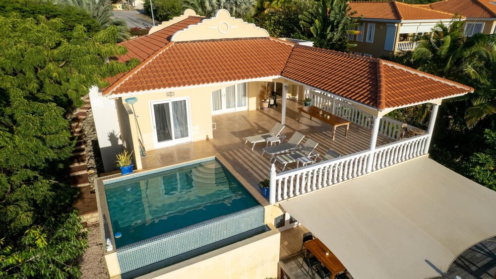 Spacious Bright Villa - Spectacular Ocean Views Private Pool