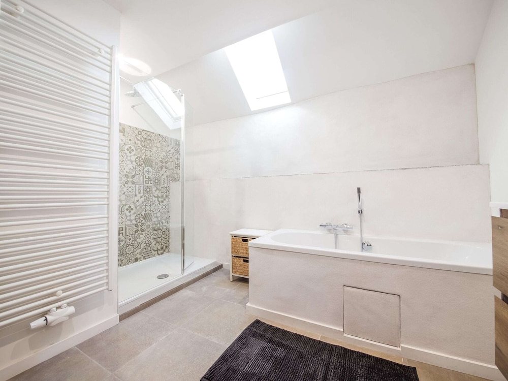 Quietly Located Farmhouse L'echappee Belle