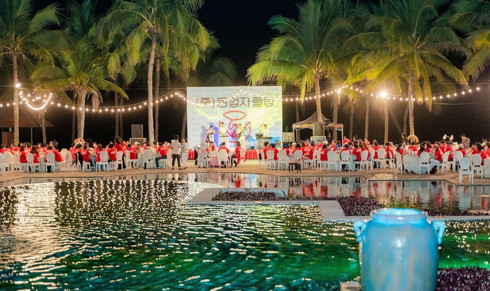 Olalani Resort and Condotel