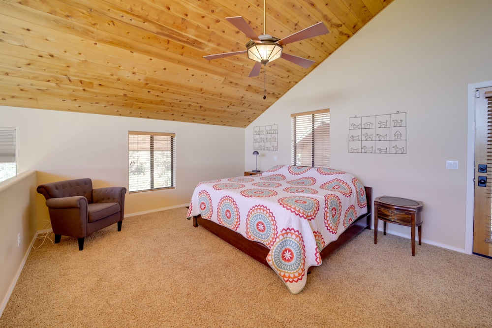 Cozy Pine Getaway w/ Fireplace  Mountain Views! - Property Image 29