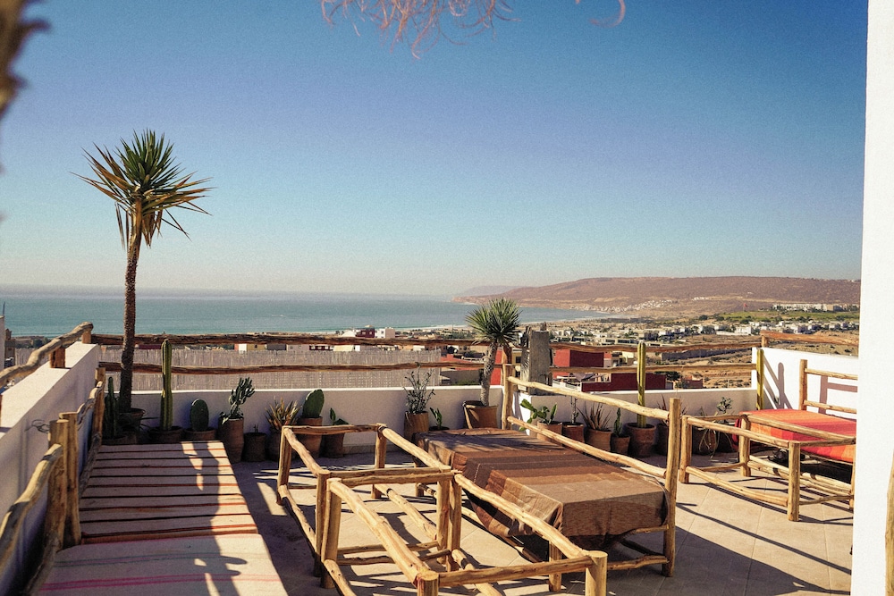 Wild surf morocco