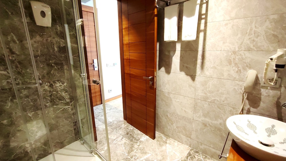 Old Port Otel - Image 64