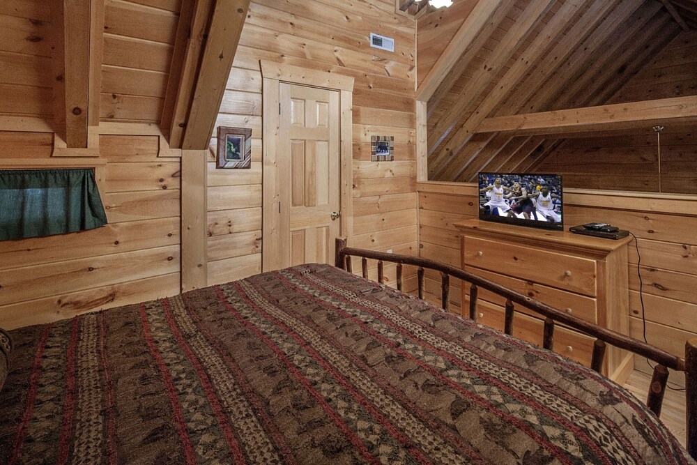 Er206 - Mountain Rendezvous Great Location - Close To Town! 1 Bedroom Cabin by RedAwning view 3