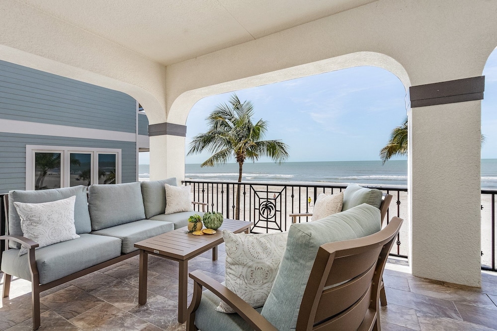 3134 Estero Blvd 5 Bedroom Home by RedAwning view 3