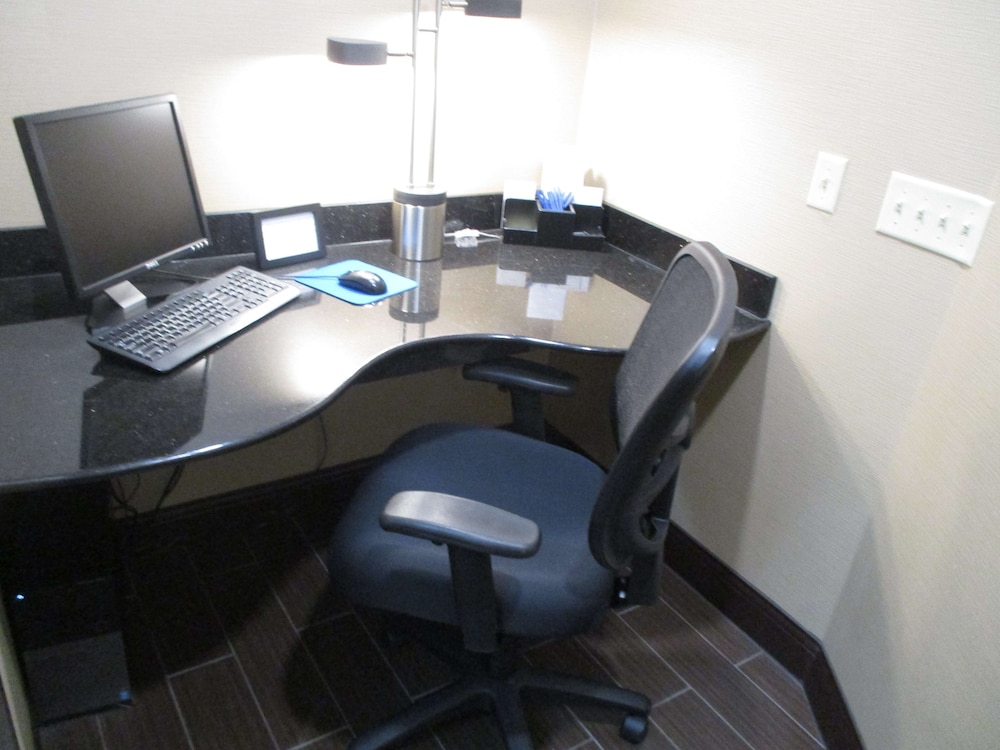 Emporia Vacations - Best Western Emporia Inn - Property Image 4