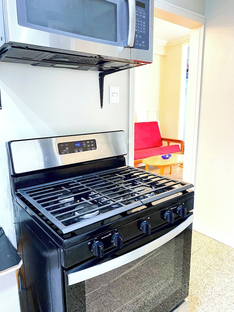 Stylish One-bedroom Apartment in Secure Compound, Port of Spain
