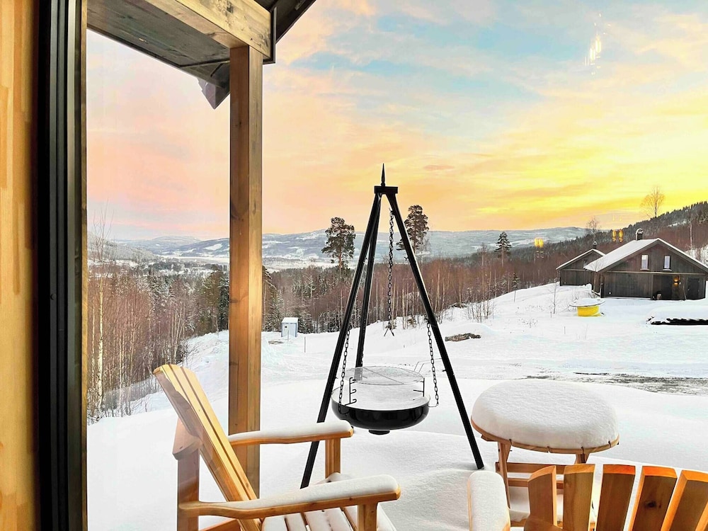 Hiking, Ski Resort, Local Shuttle bus Oslo Airport