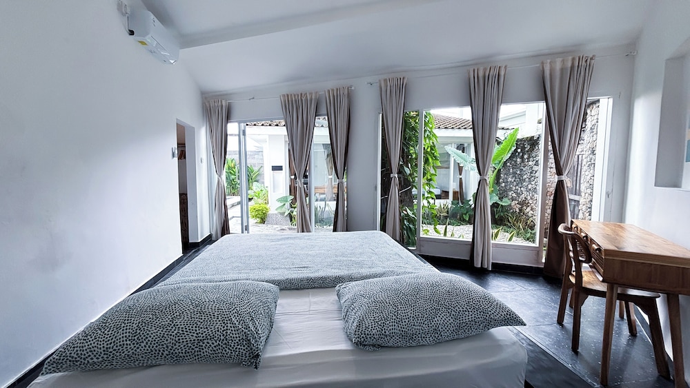 LaLeBay Seminyak