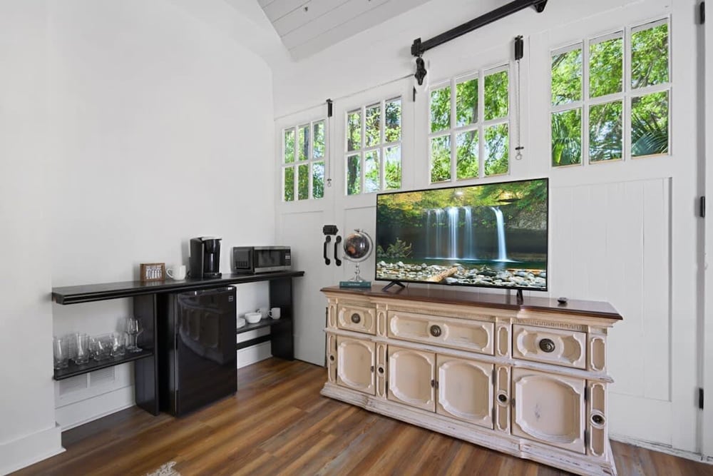 Stay in A Castle In St Augustine Hot Tub Fireplace