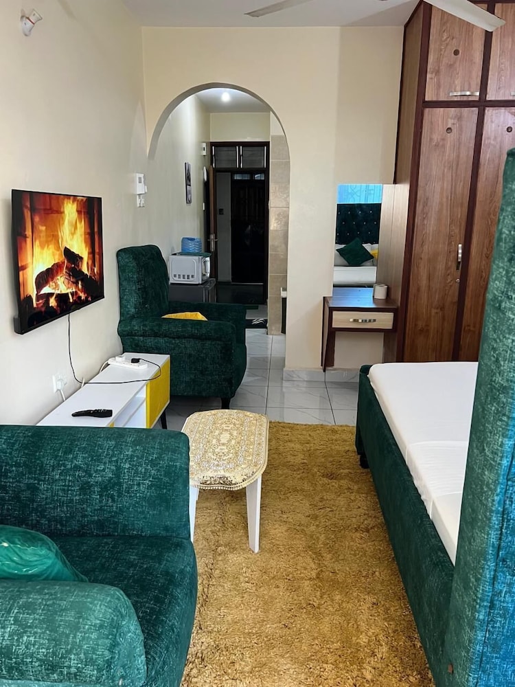 Lux Suites Lakeview Studios Bamburi