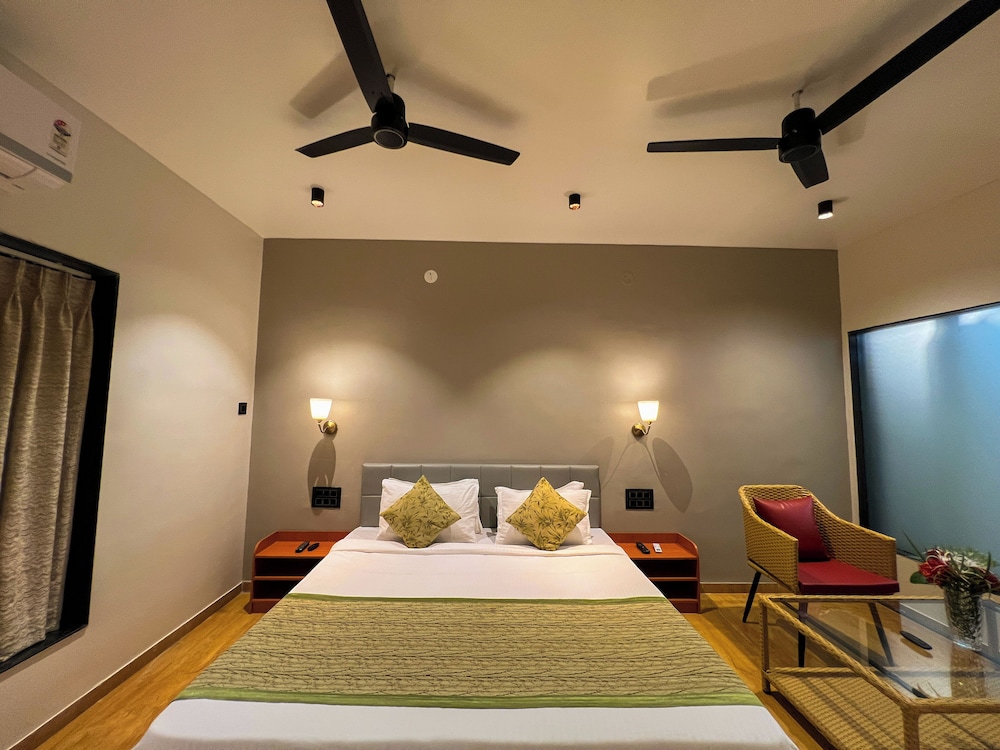 Yash Resort