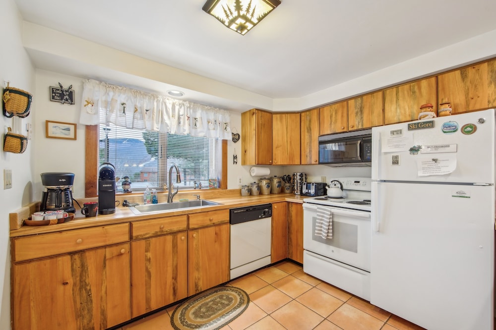 Top Ridge 49p - Family-friendly End Unit 3 Bedroom Townhouse by The Summit at Gore Mountain