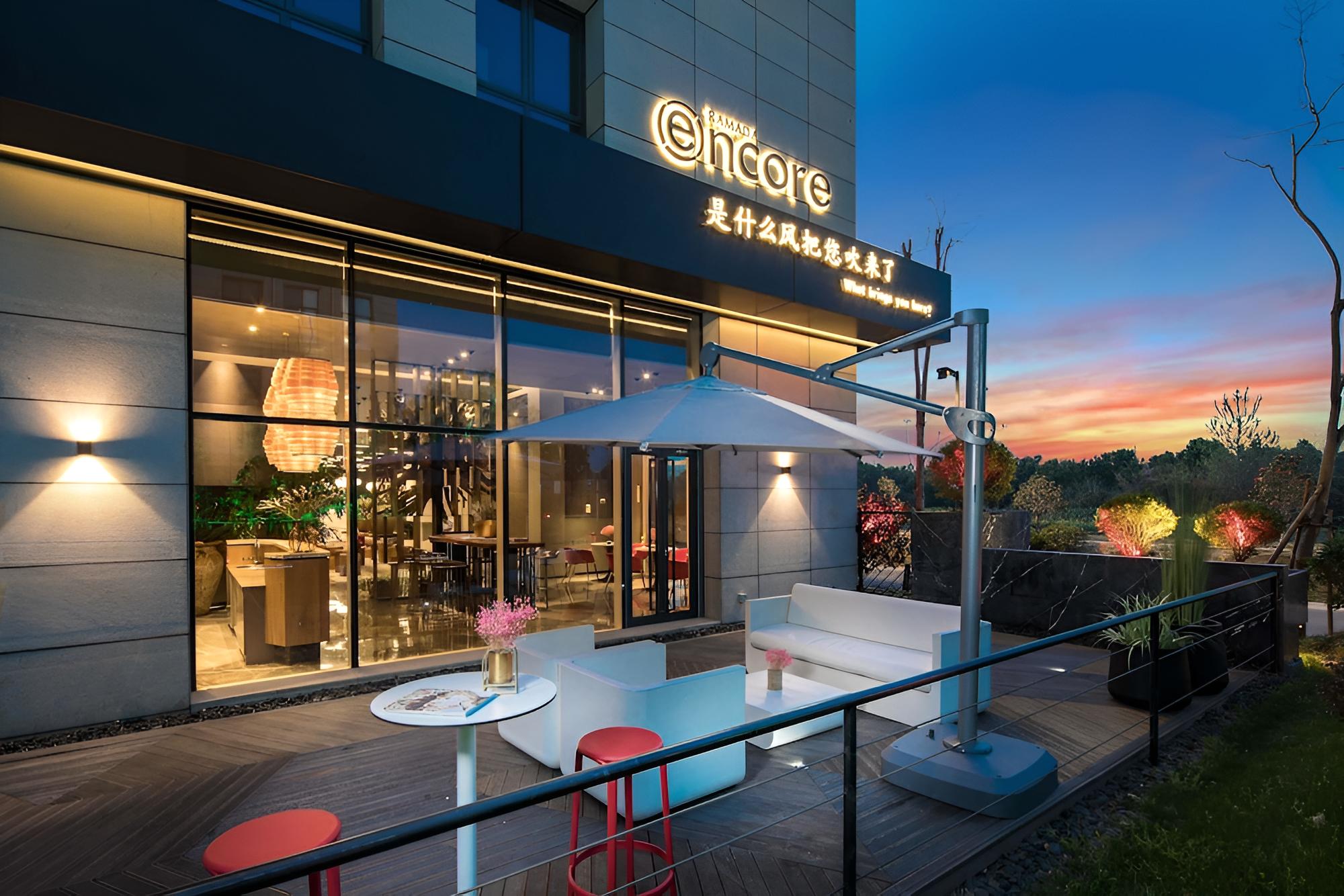 Ramada Encore by Wyndham Yangzhoudong Railway Station